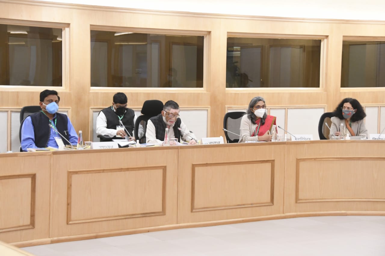 प्रेस प्रकाशनी - क.रा.बी. निगम द्वारा बीमाकृत कामगारों/बीमाकृत महिलाओं को बेहतर सेवाएं प्रदान करने हेतु प्रमुख नीतिगत पहलें